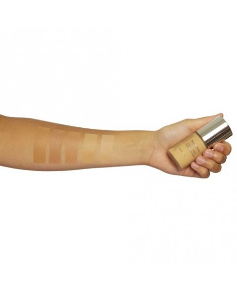 M9 BEYOND MATTE™  LIQUID FOUNDATION